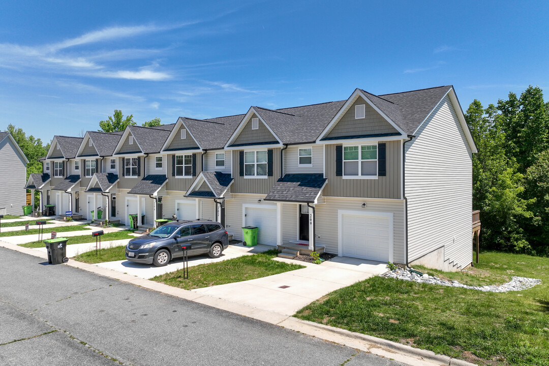 Beaumont At Fernhill in Clemmons, NC - Building Photo