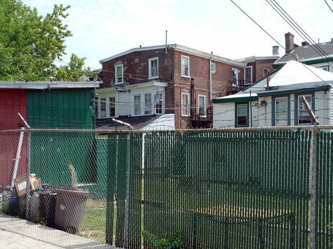 1023-1025 Dekalb St in Norristown, PA - Building Photo - Building Photo