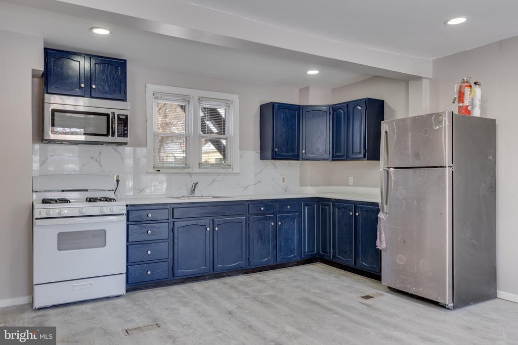 4211 Garrett Rd in Upper Darby, PA - Foto de edificio