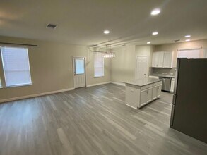 97 Quarryman Dr in Hutto, TX - Foto de edificio - Building Photo