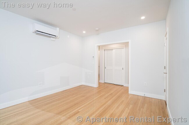 17 Forest St in Cambridge, MA - Foto de edificio - Building Photo