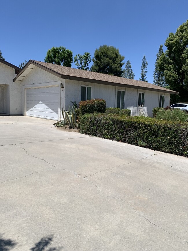 409 Quailridge Rd in Bakersfield, CA - Building Photo - Building Photo