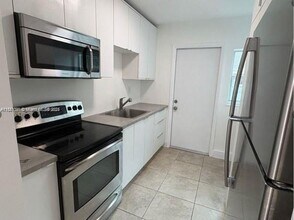 182 NW 51st St in Miami, FL - Building Photo - Building Photo