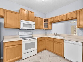 21018 Vía Eden in Boca Raton, FL - Building Photo - Building Photo