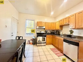 32 Fisher Ave, Unit Fisher Ave #3 in Boston, MA - Foto de edificio - Building Photo