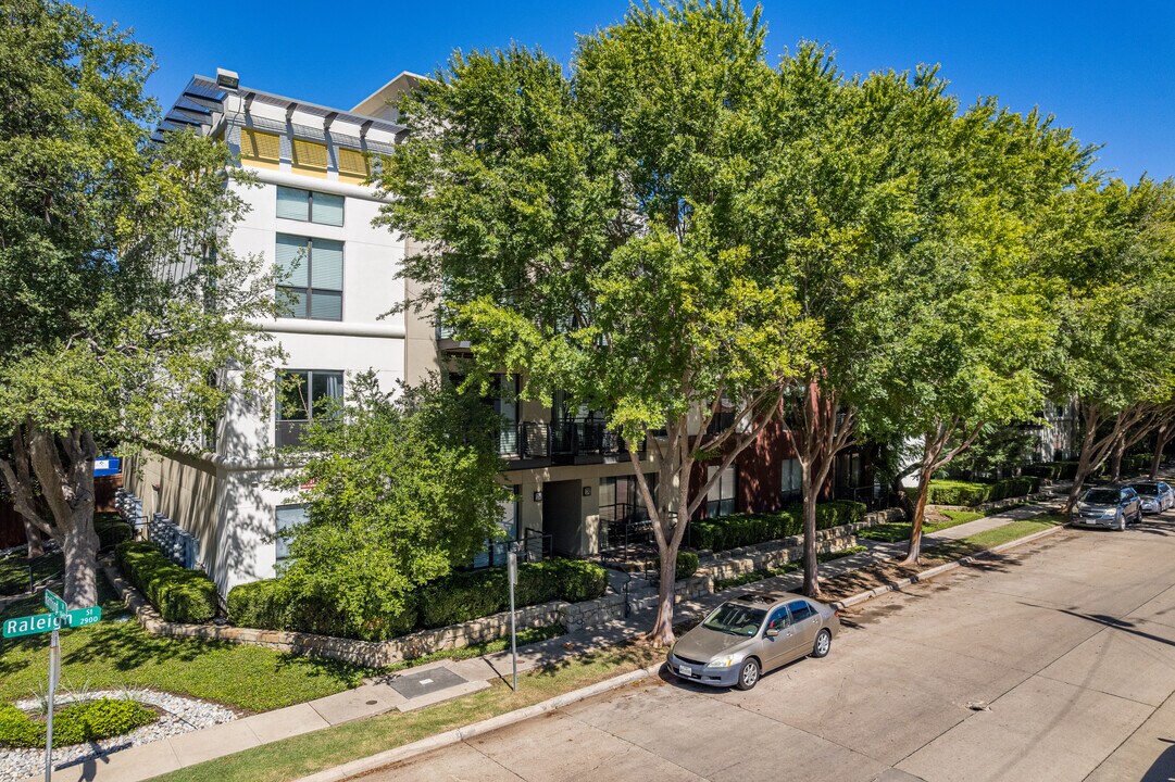 Westside Condos in Dallas, TX - Foto de edificio