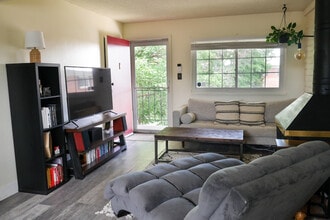 6800 E Tennessee, Unit 433 in Denver, CO - Building Photo - Building Photo