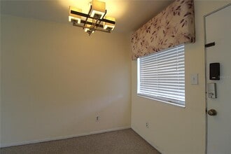 3101 Bee Ridge Rd in Sarasota, FL - Building Photo - Building Photo