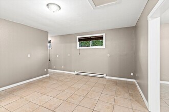 16247 Des Moines Memorial Dr in Burien, WA - Building Photo - Building Photo