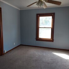 1030 Bond St in Moberly, MO - Building Photo - Building Photo