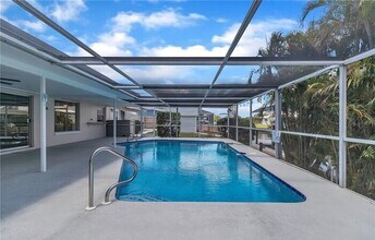 4330 S Canal Cir in North Fort Myers, FL - Building Photo - Building Photo