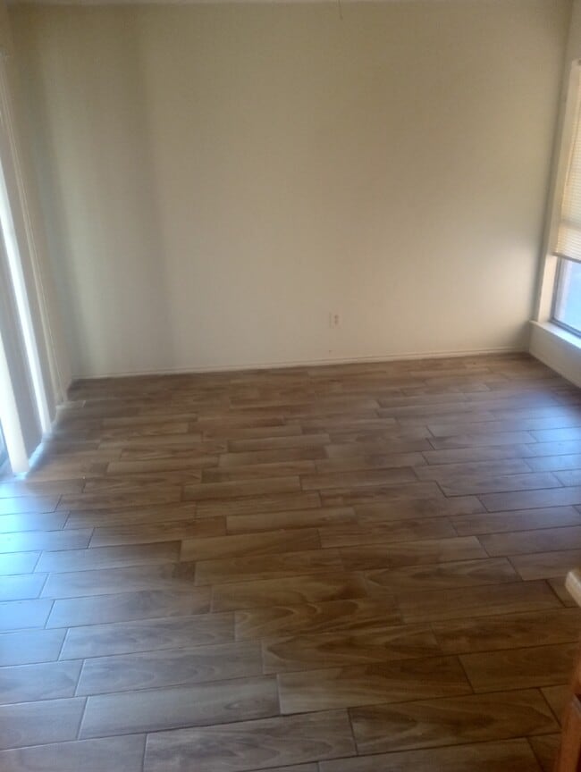 property at 6836 S Creek Dr