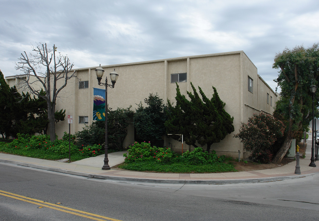 1700 Ventura Blvd in Camarillo, CA - Building Photo