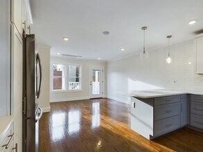 3 Morton Pl, Unit 2 in Boston, MA - Foto de edificio - Building Photo