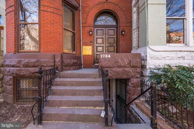 property at 1734 Q St NW