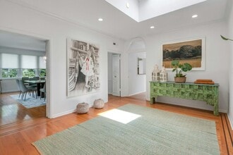 136 Fox Meadow Rd in Scarsdale, NY - Building Photo - Building Photo