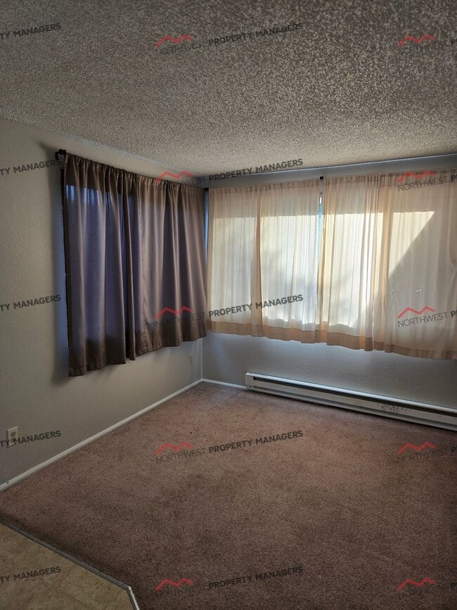 10326 185th Ave SW in Rochester, WA - Building Photo - Building Photo