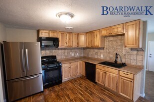 1633 N 400 W in Sunset, UT - Building Photo