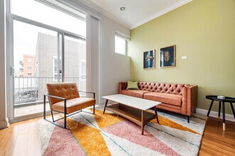 1243 W Madison St in Chicago, IL - Building Photo - Building Photo