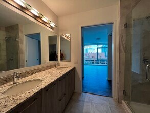 201 E Ohio St in Chicago, IL - Building Photo - Building Photo