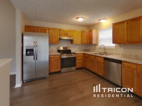 2613 Cooper Pointe Cir in Indianapolis, IN - Building Photo - Building Photo