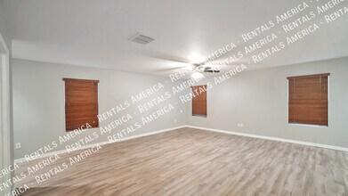 1112 W Vuelta Las Verdolagas in Sahuarita, AZ - Building Photo - Building Photo