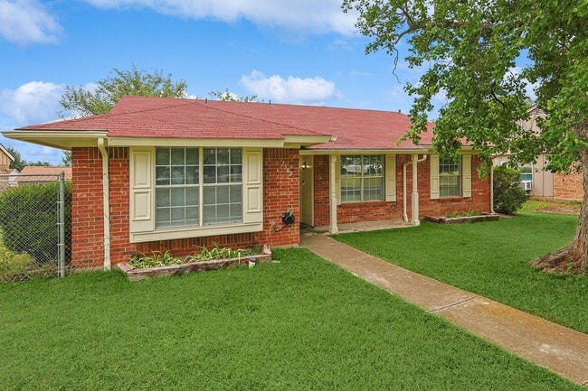 2502 High Hollow Dr