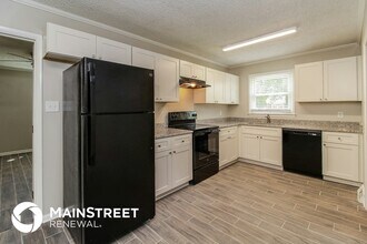 3313 Woodlea Dr in Greensboro, NC - Building Photo - Building Photo