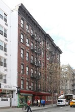 118-120 Thompson St in New York, NY - Building Photo - Primary Photo