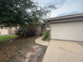 811 Lovebug Ln in Conroe, TX - Building Photo