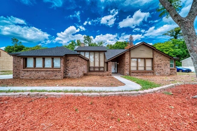 1542 Sugarwood Cir