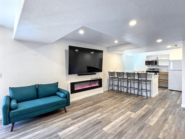 20558 E Lake Pl in Aurora, CO - Building Photo - Building Photo