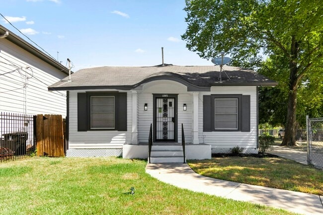 property at 904 Mansfield St