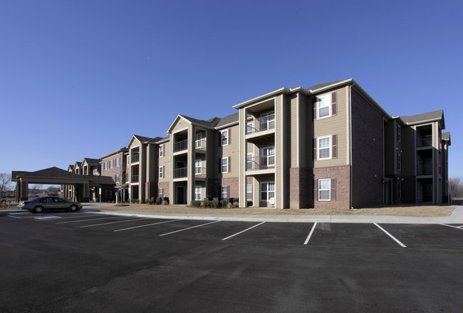 River Ridge Apartments in Sand Springs, OK - Building Photo - Building Photo