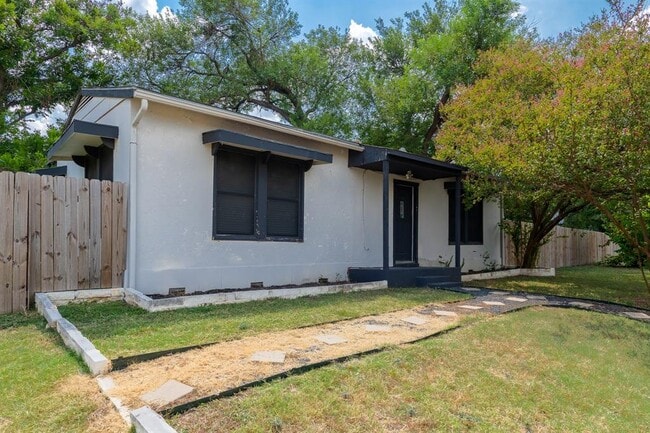 5201 Chico St in Austin, TX - Building Photo - Building Photo