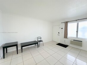 7435 Harding Ave in Miami Beach, FL - Building Photo - Building Photo