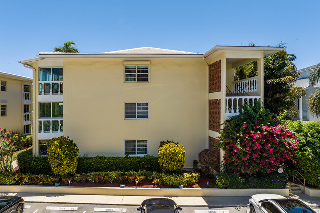 Miramar Gardens in Delray Beach, FL - Foto de edificio - Building Photo