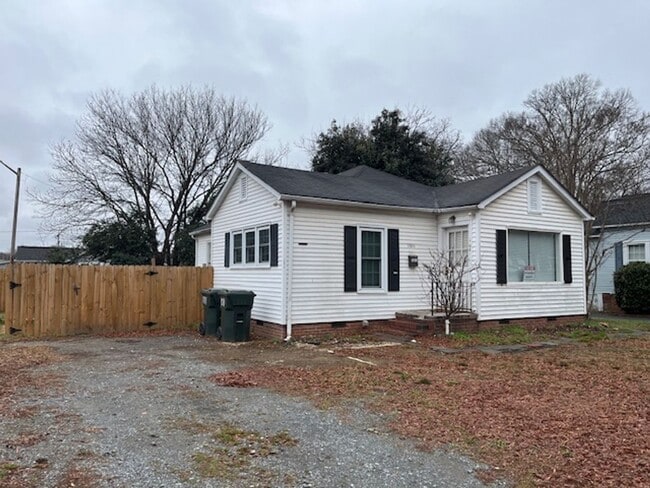 property at 1011 Ebenezer Ave Ext