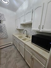 160 Papineau Ave in Woonsocket, RI - Building Photo - Building Photo
