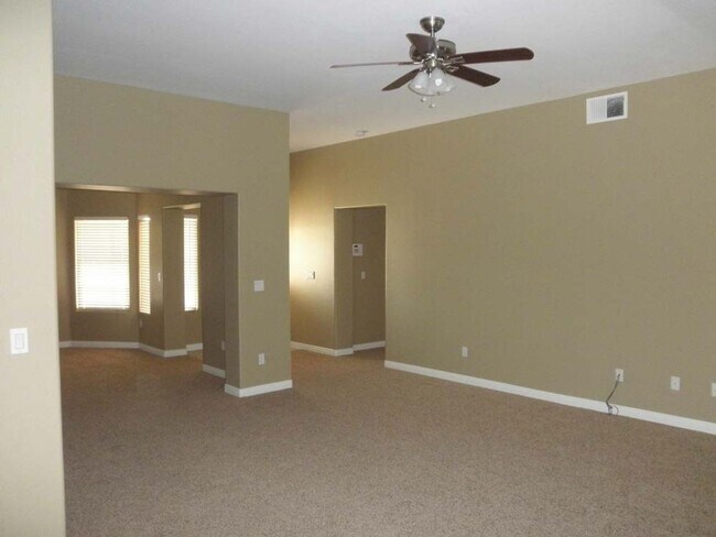 5414 Moraga Ct in Bakersfield, CA - Building Photo - Building Photo