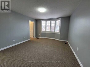 5150 Doubletree Dr in Mississauga, ON - Building Photo - Building Photo