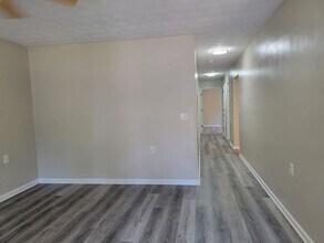88 Holly Rd NW in Atlanta, GA - Building Photo - Building Photo
