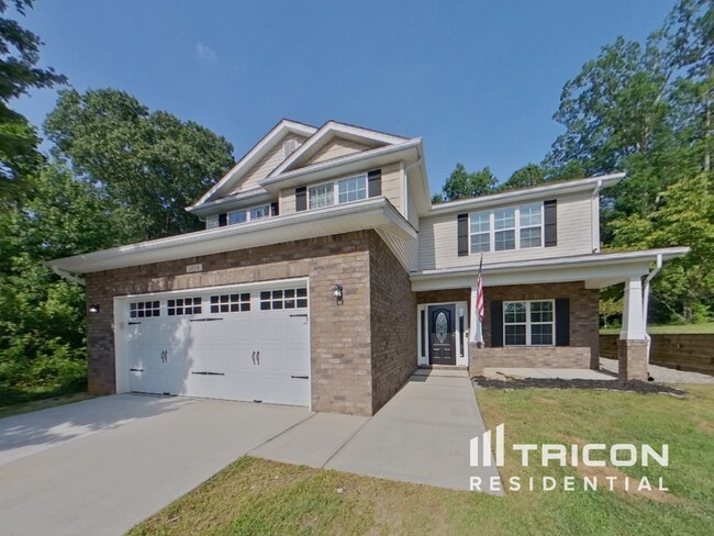 property at 1814 Woods Ln