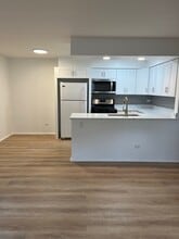 408 W Inverrary Ln in Deerfield, IL - Foto de edificio - Building Photo