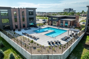 Reserve At Jordan Creek in West Des Moines, IA - Building Photo