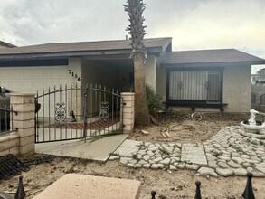 7156 Southpark Ct in Las Vegas, NV - Building Photo - Building Photo