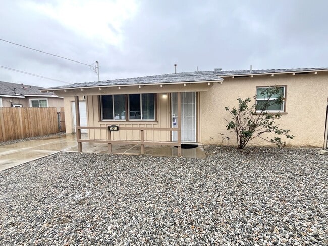 32037-32041 Avenue E in Yucaipa, CA - Building Photo - Building Photo