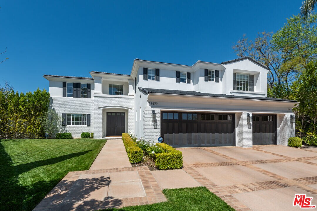 23477 Palm Dr in Calabasas, CA - Building Photo