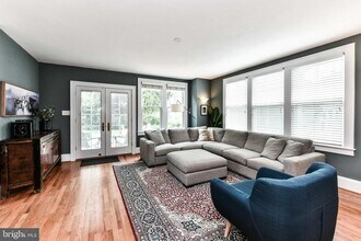 904 Park Ave in Falls Church, VA - Building Photo - Building Photo