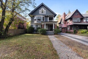 590 Whitney Ave in New Haven, CT - Building Photo